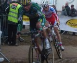 Pauwels finally making contact with Nys. ©Lydia van de Meerssche