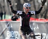 Katrina Dowidchuk of Team Tbb/Deep Blue takes the win in the womens 40-44 race. ©Steve Anderson