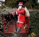 Santa has to deliver gifts somehow, so why not via bike? © Erin Smiles (flickr) Santa has to deliver gifts somehow, so why not via bike? © Erin Smiles (flickr)