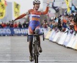 Marianne Vos won her sixth Cyclocross World Championship with a dominant ride in Louisville, KY. © Nathan Hofferber