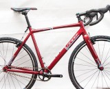 Not on display at Sea Otter, the Breed singlespeed by Felt Bicycles was out today, Aluminum frame, tapered steerer UHC Advanced carbon fork, Avid Shorty 4 cantis, SRAM S350 alloy crankset, 36x16 gear. $1199 MSRP.