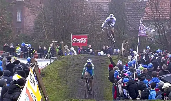 http://www.cxmagazine.com/wp-content/uploads/2013/12/michelin-hi-lite-cross-cxmagazine-cyclocross-tire-stybar-air-loenhout-bpost-trofee-azencross-2013-cxmagazine-e_1-590x349.jpg