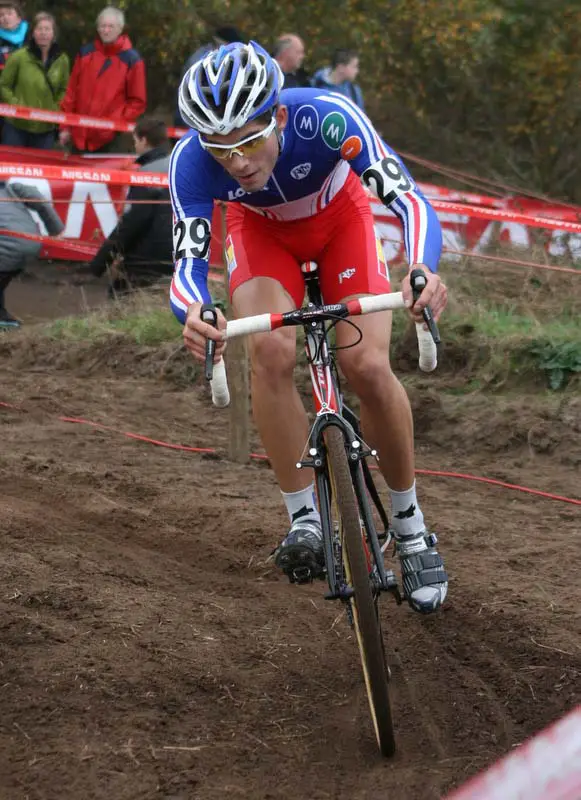 Emilien Viennet in control of the junior race. © Bart Hazen