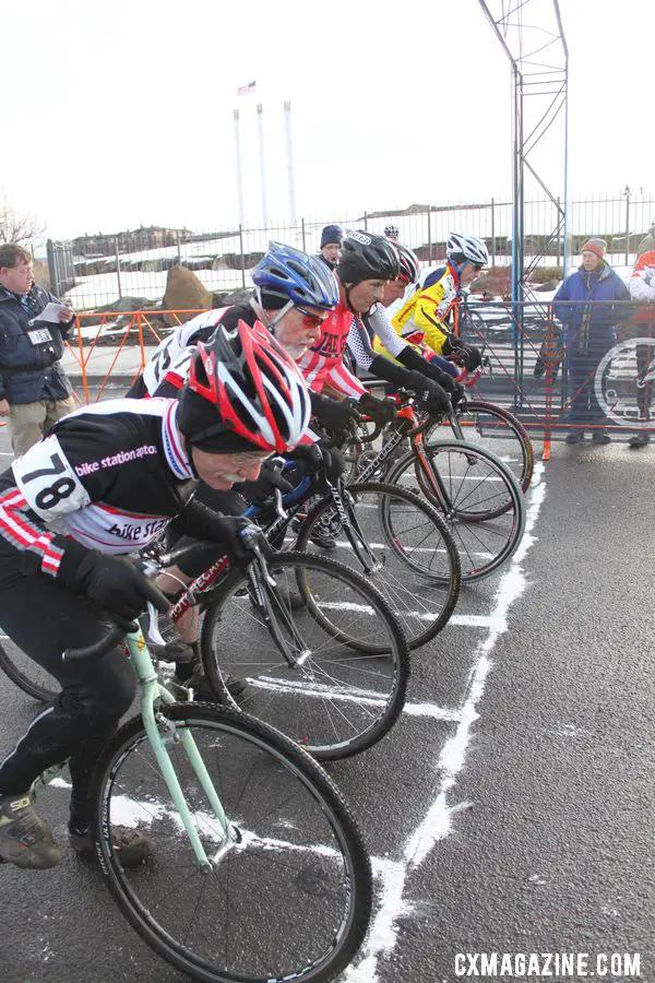 Ron Riley ready to go at the 70+ and 65+ start. © Cyclocross Magazine