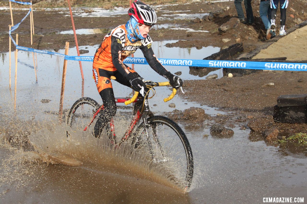 The balaclava makes an appearance in the 12-14 © Cyclocross Magazine