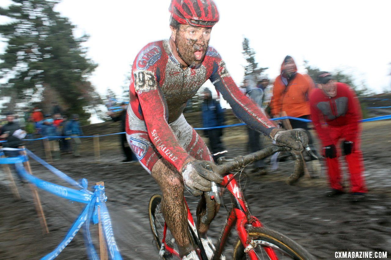 Justin Robinson comes up for air on his way to third. © Cyclocross Magazine