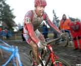 Justin Robinson comes up for air on his way to third. © Cyclocross Magazine