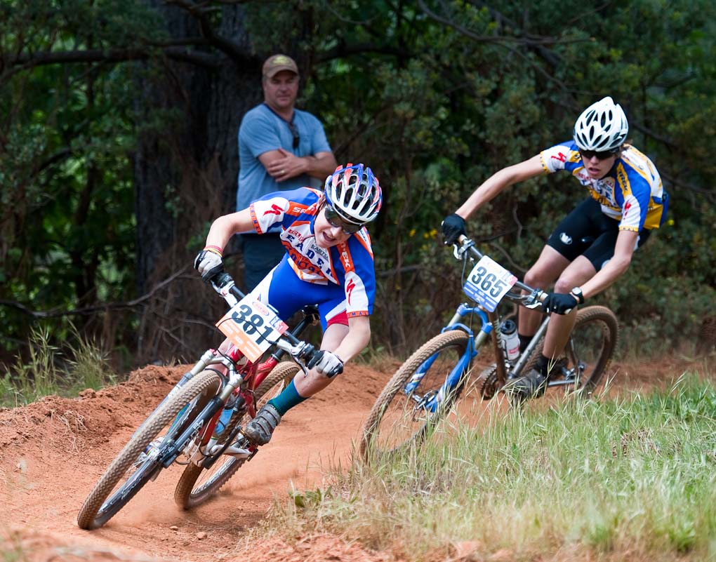 SoCal independent racer Casey Williams (381) leads Tamalpais High\'s Spence Peterson during the JV Boy\'s Division 2 race at the NICA California State Championships at Loma Rica Ranch in Grass Valley, California on May 16, 2010. © Robert Lowe. 