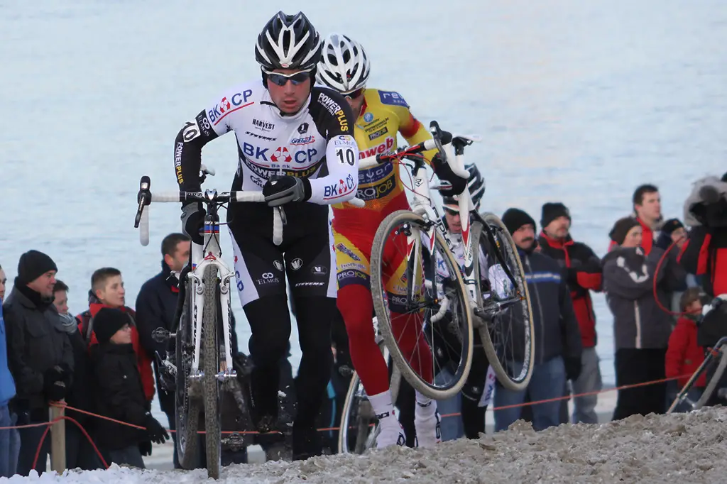 Radomir Simunek leads Sven Vanthourenhout.