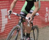 Jeremy Powers battles the loose and dusty conditions © Amy Dykema