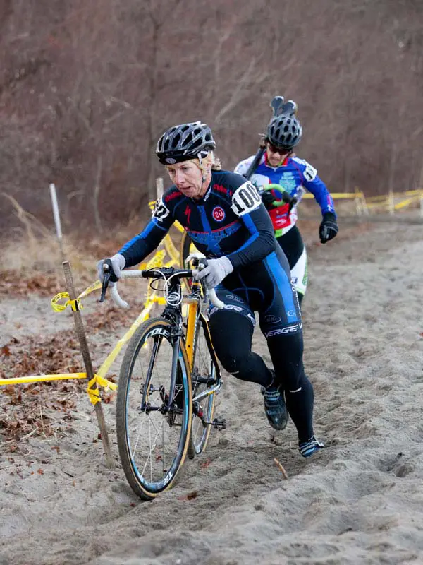 Van Gilder and Annis reach the beach. © laurakozlowski.com