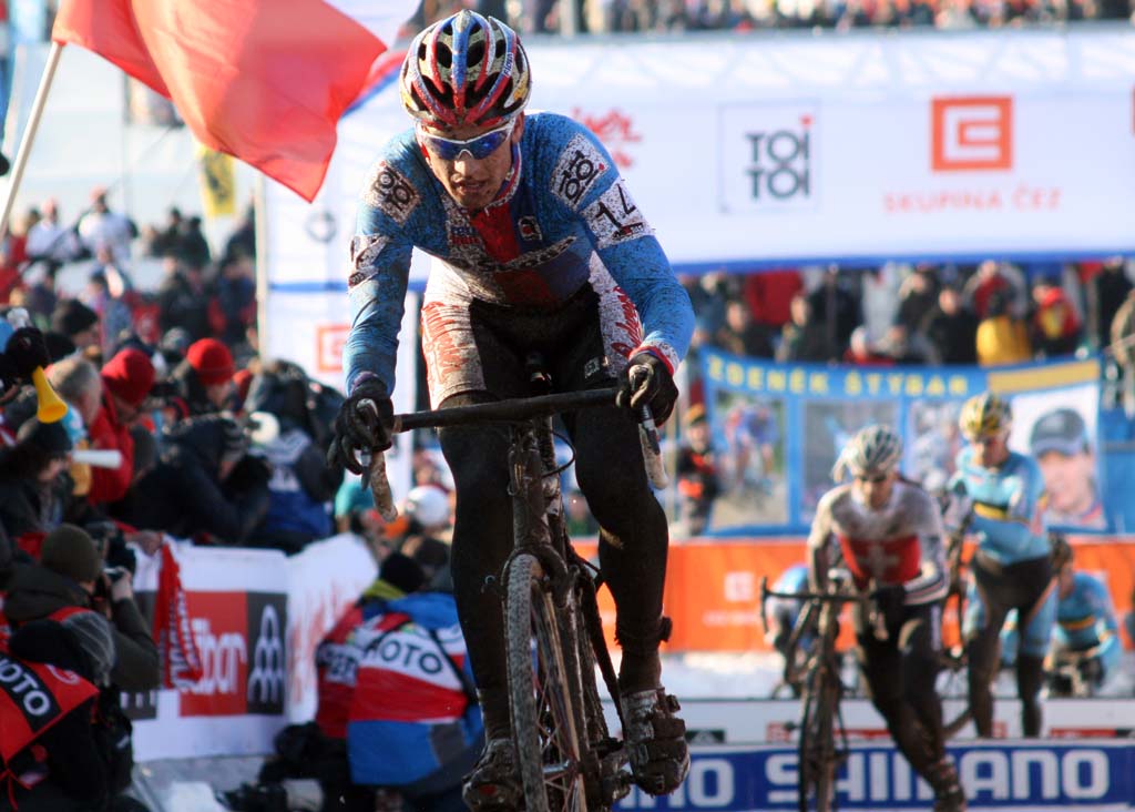 Stybar looks to open an early lead over Heule and the Belgian pursuers  ? Bart Hazen