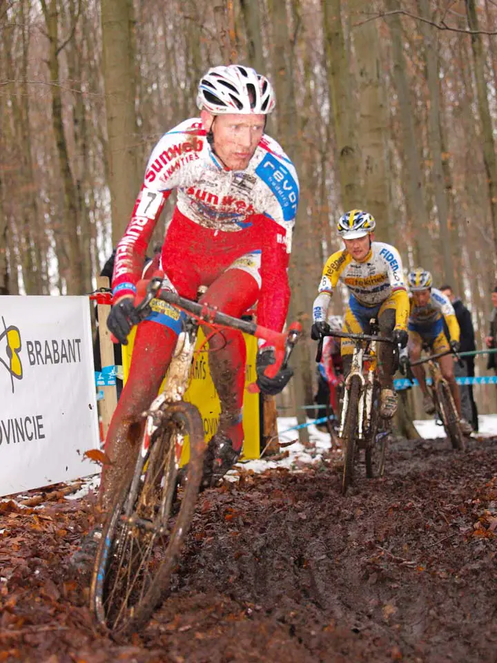 Klaas Vantornout showing off his new kit in Tervuren ©Jonas Bruffaerts