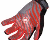 Castelli CW 6.0 Cross Glove mixes minimal padding and breathability on the front with weather protection on the back. Photo courtesy