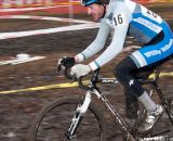 Isaac Neff (KCV Cycling Club) makes his way through the mud. ©Liz Farina Markel