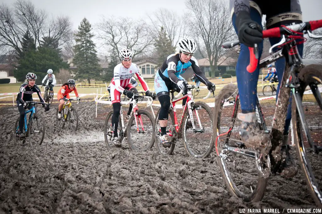 The mud proved challenging from the first lap. ©Liz Farina Markel