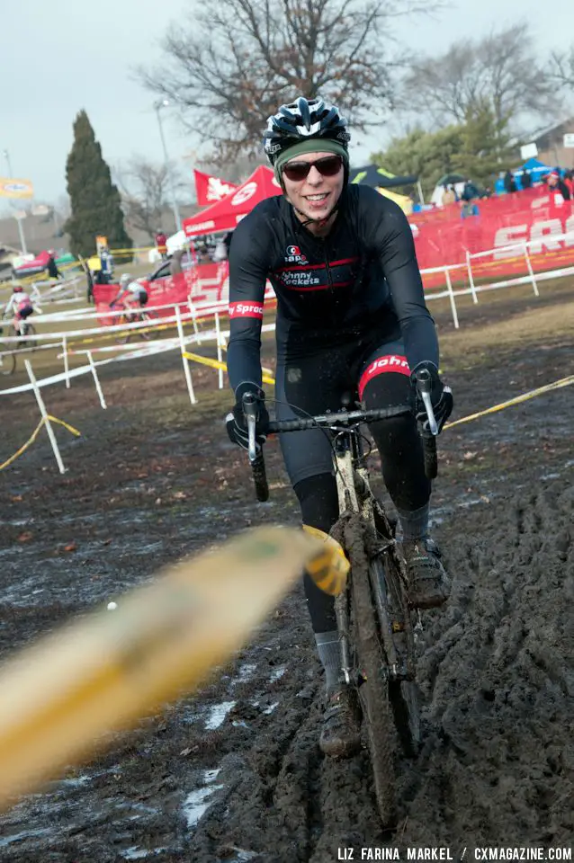 Eleanor Blick (Johnny Sprockets) led the W3/4 by a huge margin, DNFed with a busted derailleur in the final lap, then came back to take first in the W2/3. ©Liz Farina Markel