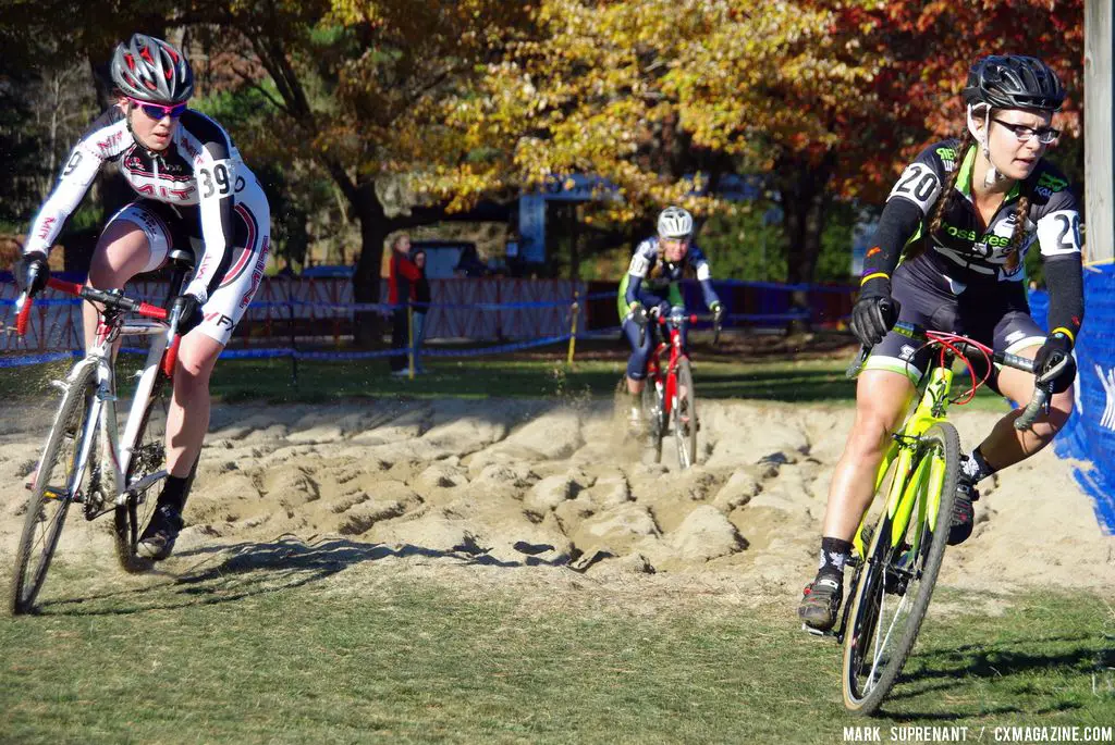 Brit Lee Bowman out of the sand © Mark Suprenant