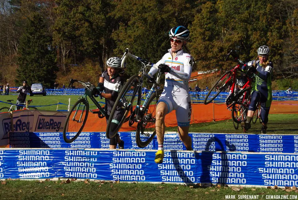 Mo Bruno Roy over the barriers to catch back on to the leaders © Mark Suprenant