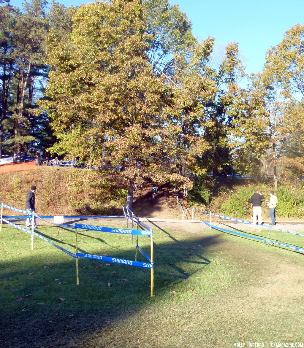 The run/ride up. © Cyclocross Magazine