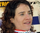 Marianne Vos shows the gold medal