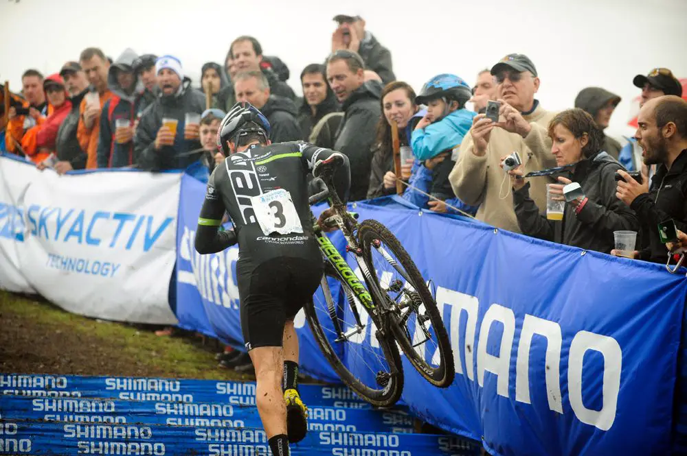 Big crowds up the stairs © Natalia Boltukhova | Pedal Power Photography | 2011