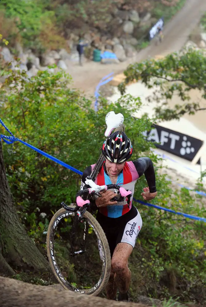 Powers put a big gap on Johnson quickly (TJ is in the background) © Natalia Boltukhova | Pedal Power Photography | 2011