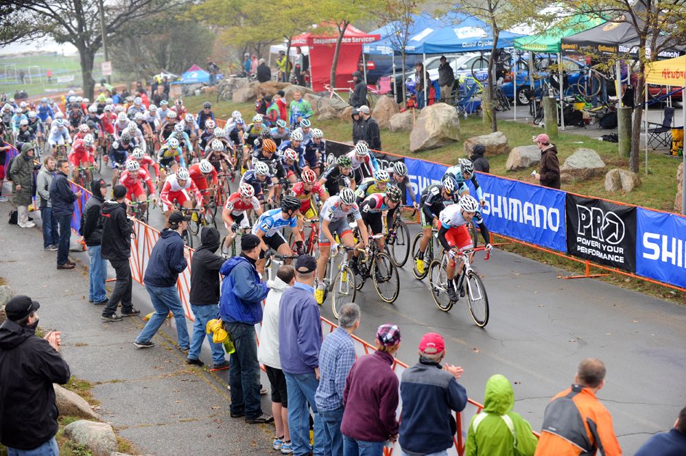 Big crowds and a big field for the Elite Men © Natalia Boltukhova | Pedal Power Photography | 2011