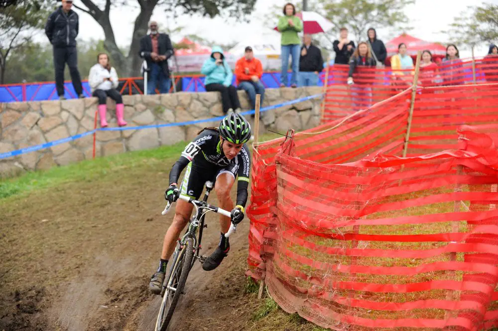 Nicole Duke attacked the off cambers © Natalia Boltukhova | Pedal Power Photography | 2011