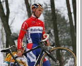 Lars Boom standing on top of the Zolder descent in his pre-ride, getting the nerve up to ride it ©Danny Zelck Lars Boom standing on top of the Zolder descent in his pre-ride, getting the nerve up to ride it ©Danny-zelck