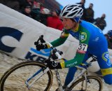 Eddy van IJzendoorn looking for the fastest approach through the sand ©Christopher Jobb