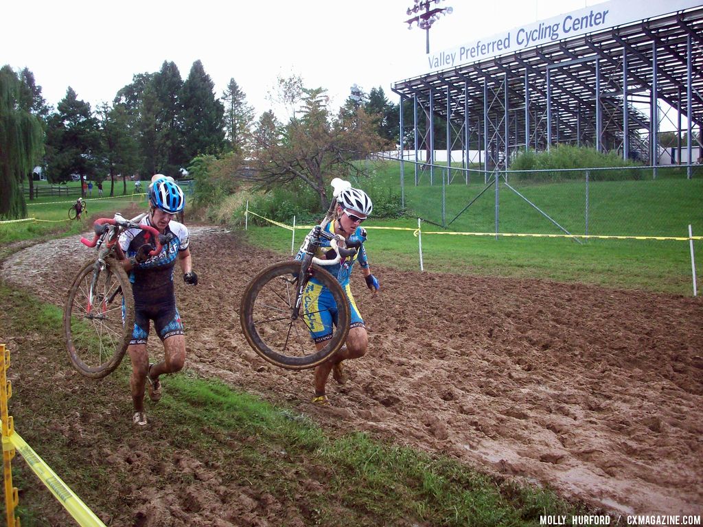 Gabby Day makes the pass. © Cyclocross Magazine 