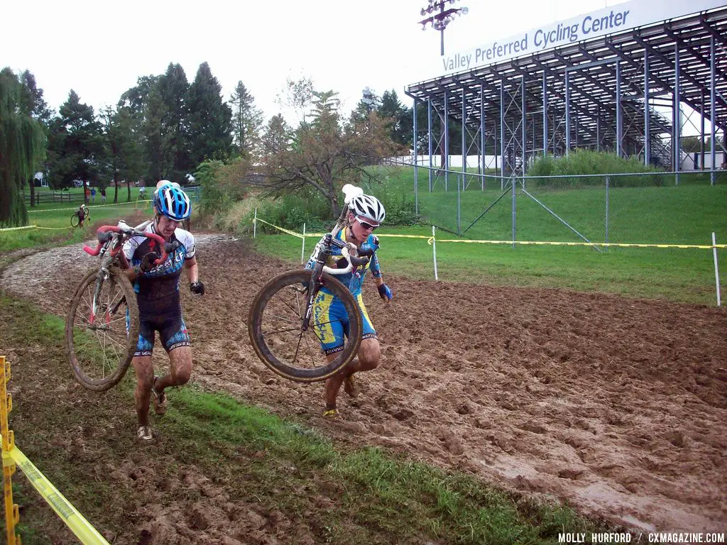 Gabby Day makes the pass. © Cyclocross Magazine 