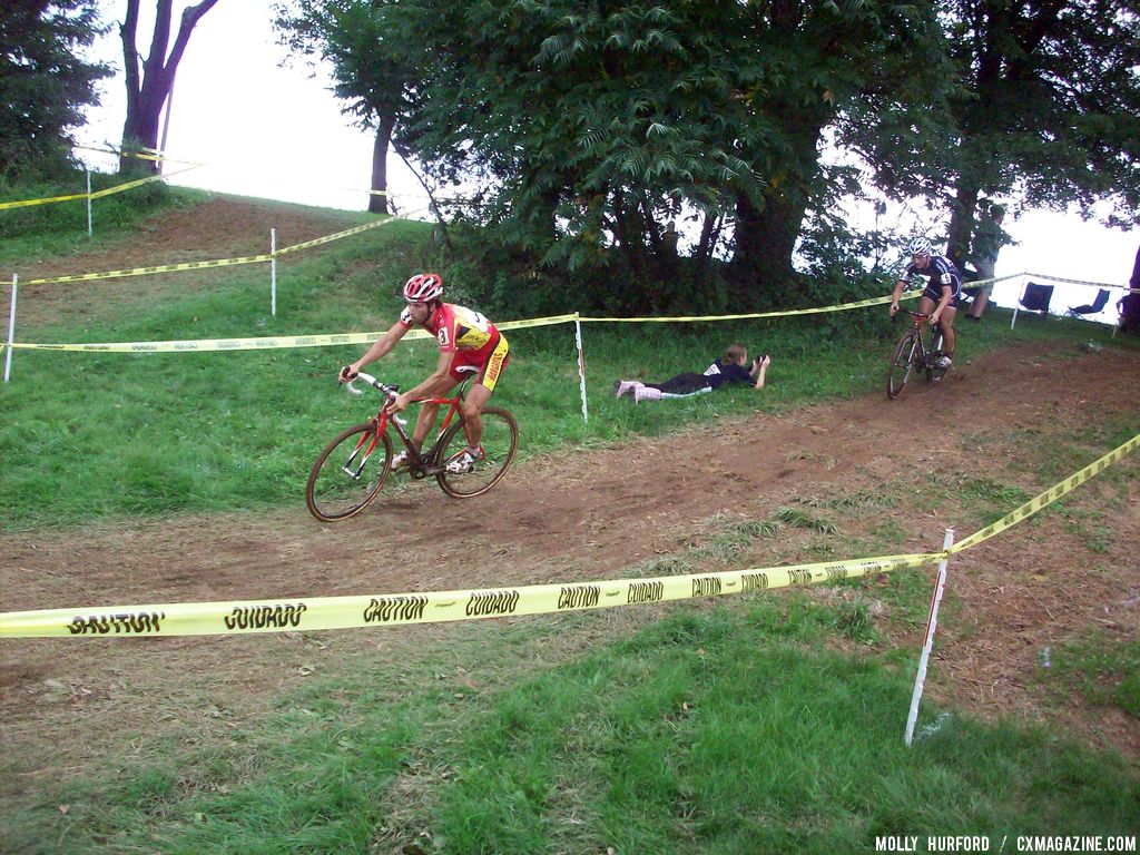 Field taking the downhill. © Cyclocross Magazine 
