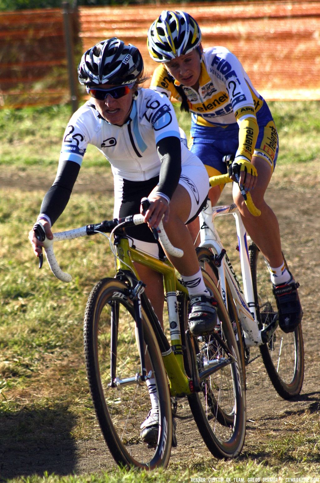 Amy Dombroski and Nikki Harris in a corner. © Renner Custom CX Team, Gregg Germer