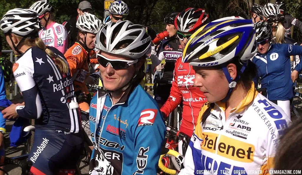 Gabby and Nikki at the start. © Renner Custom CX Team, Gregg Germer