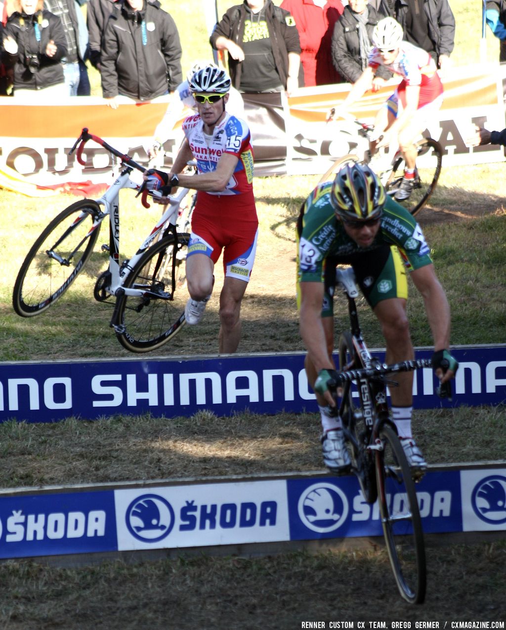 Men\'s Chase Group bunnyhops the barriers. © Renner Custom CX Team, Gregg Germer