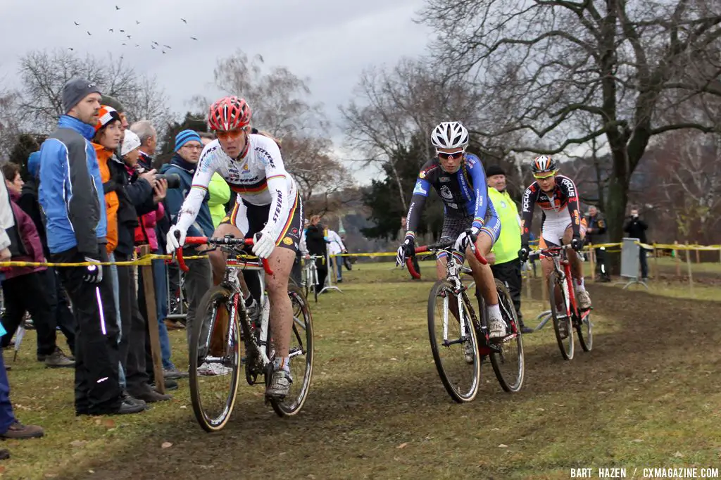 Hanka Kupfernagel leads group with Ferrand Prevot and Schweizer. © Bart Hazen