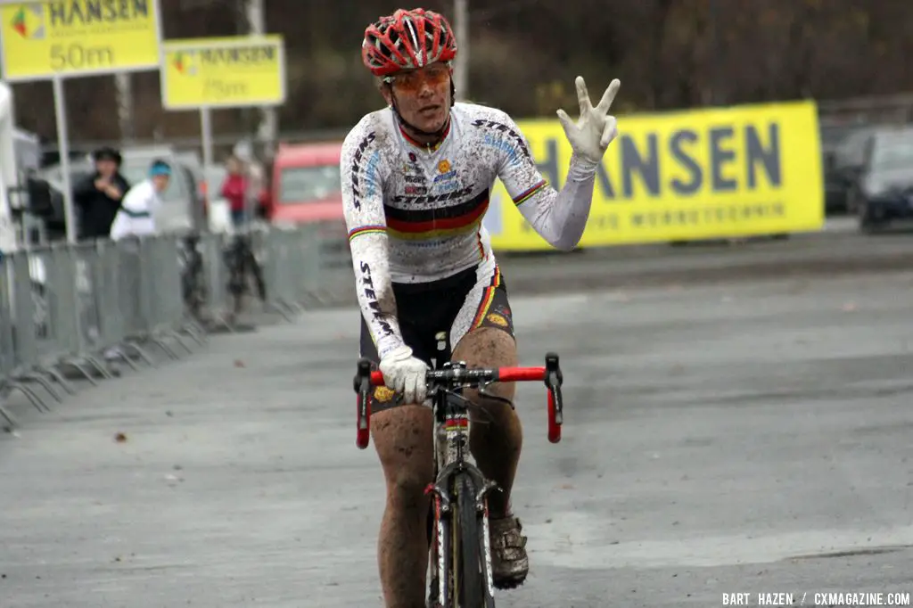 Hanka Kupfernagel completes podium. © Bart Hazen