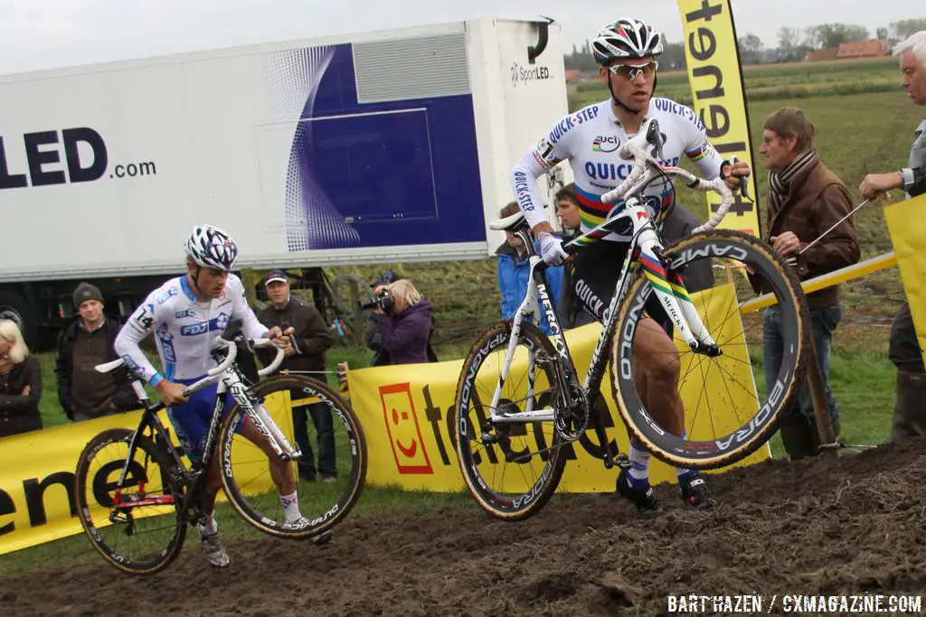 Stybar took the holeshot followed by Steve Chainel © Bart Hazen