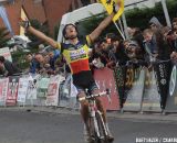 Niels Albert takes the win in Ruddervoorde. © Bart Hazen