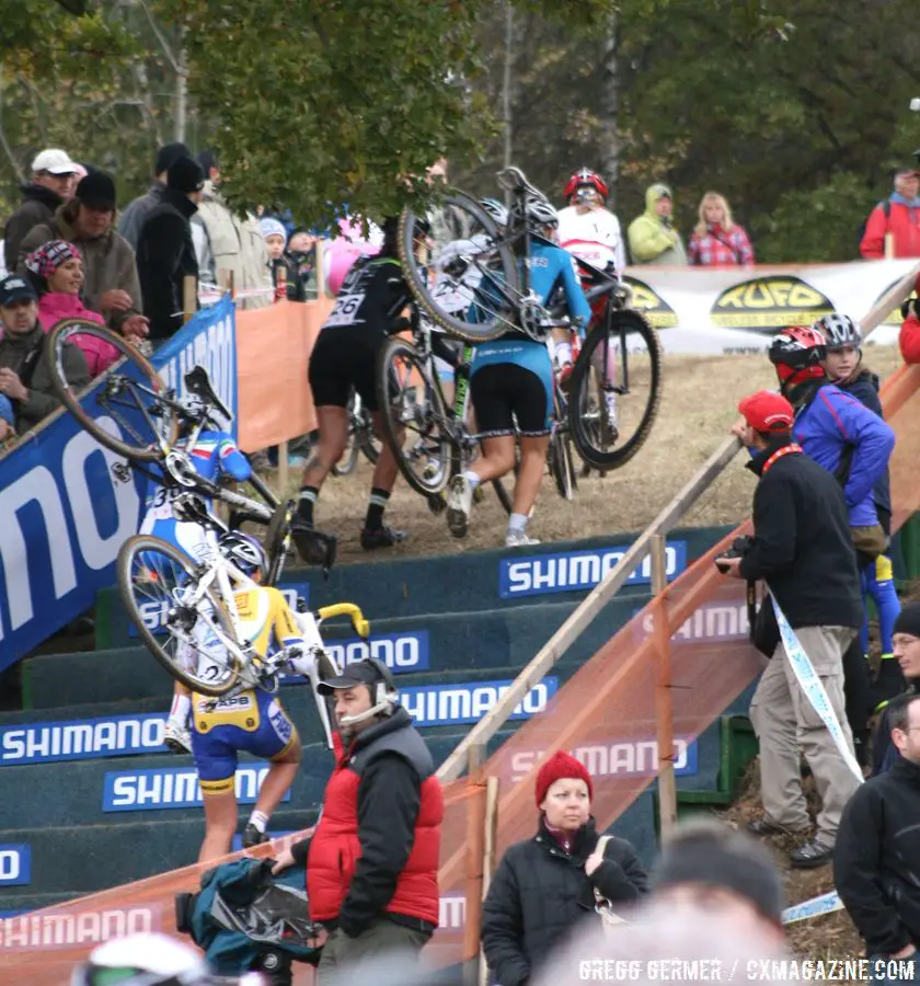 The Women tackle the run up © Gregg Germer