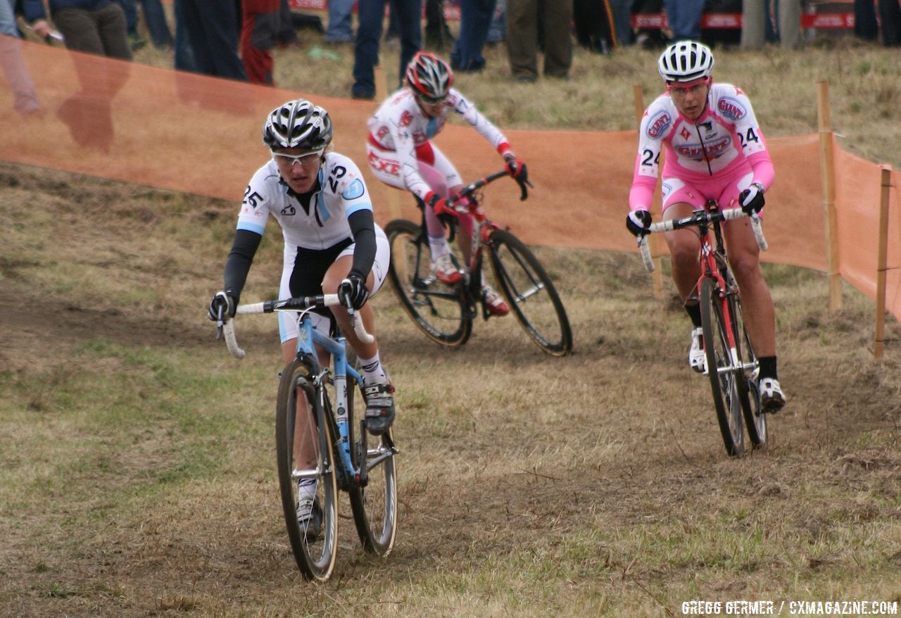 Amy Dombroski leads Meredith Miller © Gregg Germer