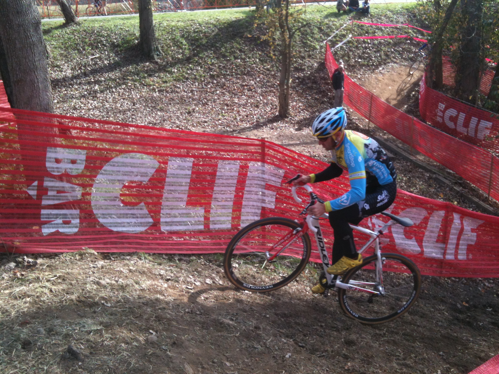 Adam Myserson pre-rides the course. ©Ray Smith