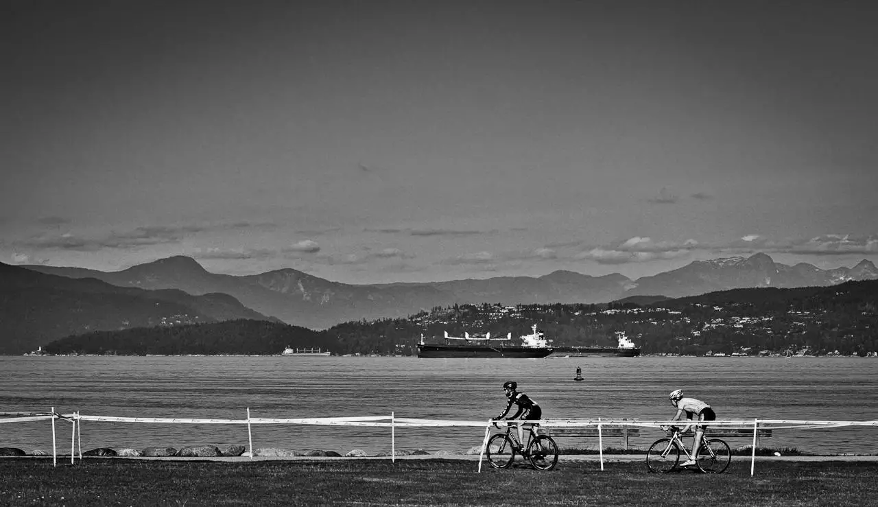CX in Vancouver with an amazing backdrop. © Doug Brons