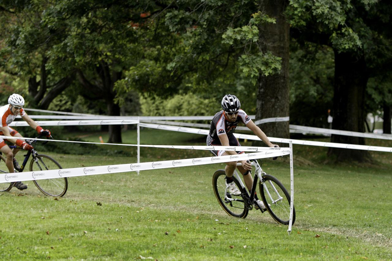 A rider tackles one of the turns. © Doug Brons