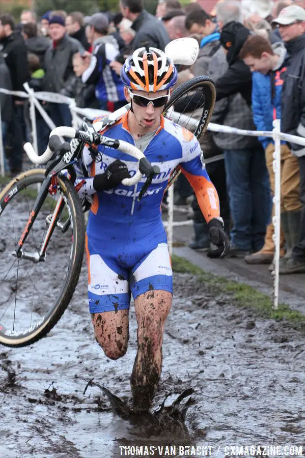 Lars van der Haar in deep mud © Thomas van Bracht