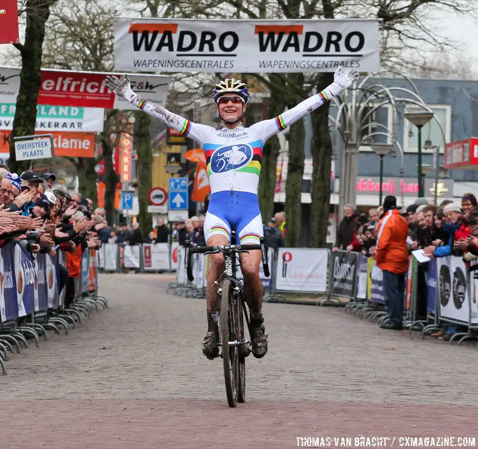 Marianne Vos wins the CentrumCross Surhuisterveen © Thomas van Bracht