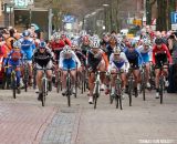 The Elite Women starting at Centrumcross © Thomas van Bracht