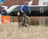 Helen Wyman navigating the sand at Centrumcross  © Thomas van Bracht